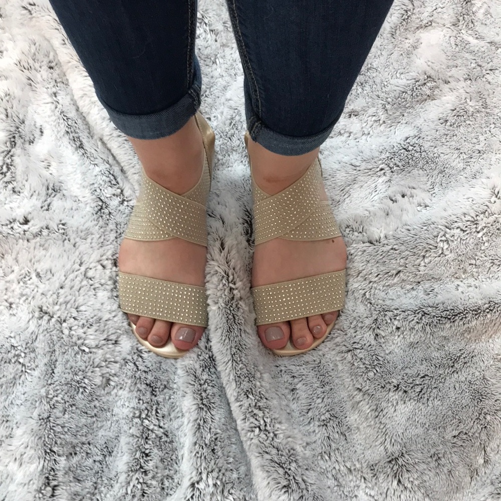 1 inch wedge heel.